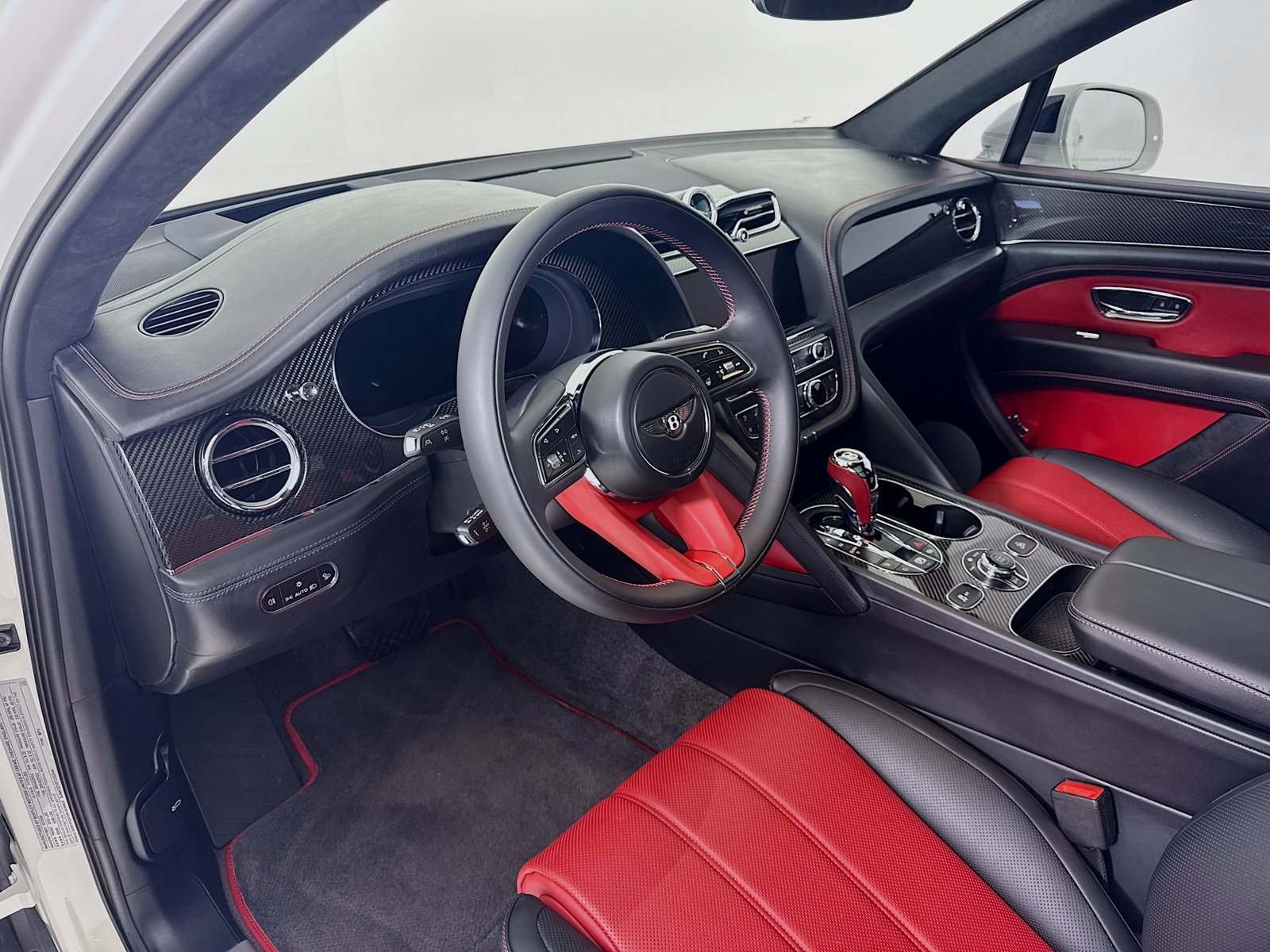 Used 2026 Bentley Bentayga AWD/4WD image 12