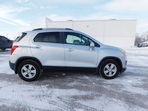 Used 2016 Chevrolet Trax LT w/ LT Convenience Package image 2
