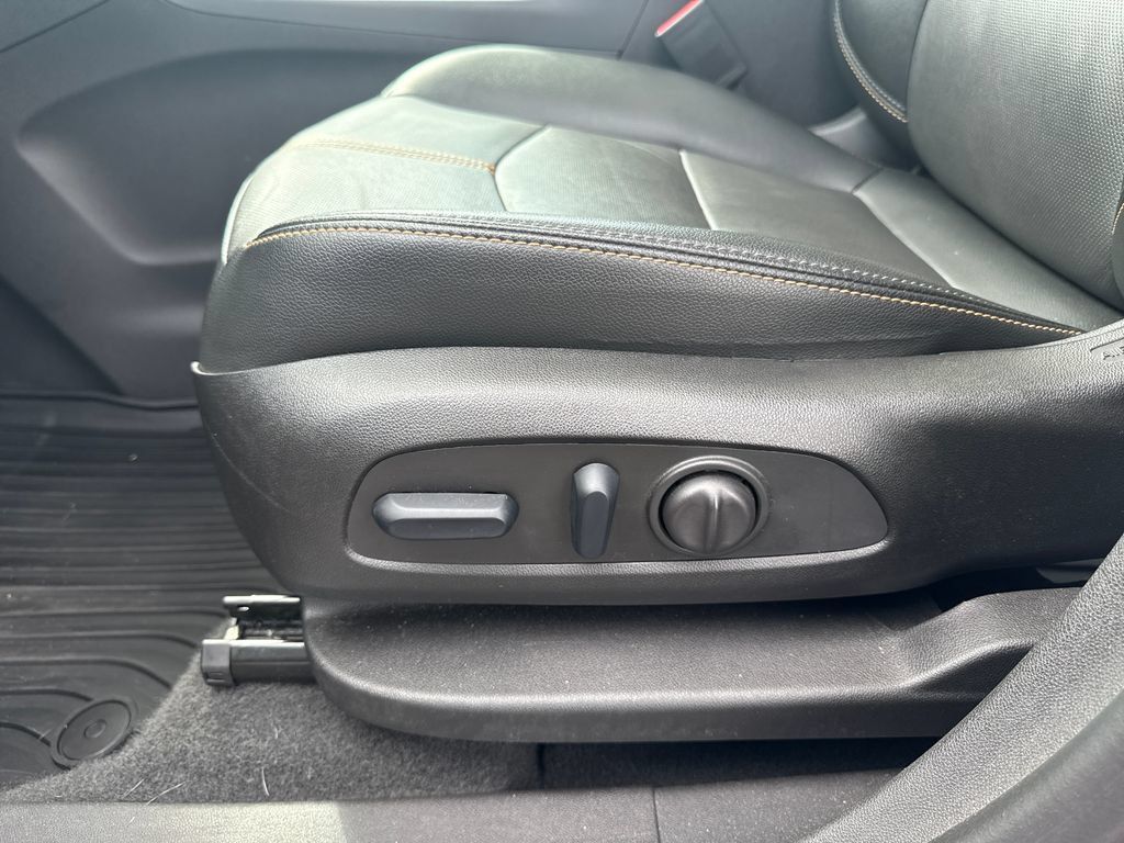 Certified 2024 Chevrolet Equinox Premier FWD image 15