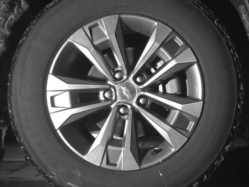 Used 2025 Chevrolet Equinox LT image 13