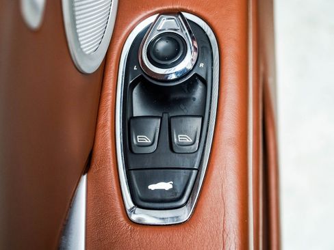 Used 2019 Aston Martin DB11 Volante image 47