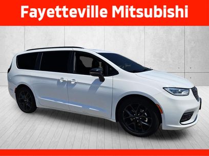 Used 2025 Chrysler Pacifica Limited
