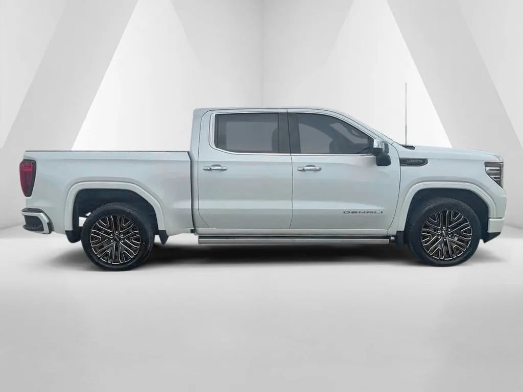 Used 2022 GMC Sierra 1500 Denali Ultimate AWD/4WD image 9