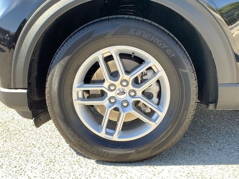 Used 2025 Ford Explorer Active w/ Active Comfort Package image 13