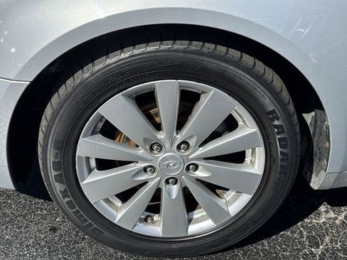 Used 2010 Hyundai Sonata Limited w/ Navigation Pkg 6 FWD image 17