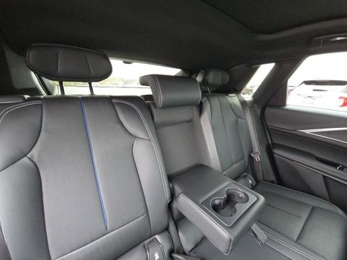 Used 2024 Cadillac Lyriq Luxury image 15