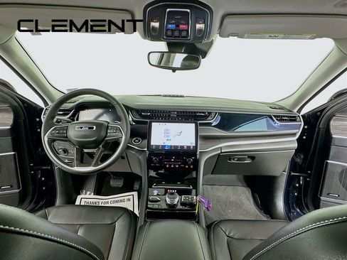 Used 2022 Jeep Grand Cherokee Limited 4xe image 11