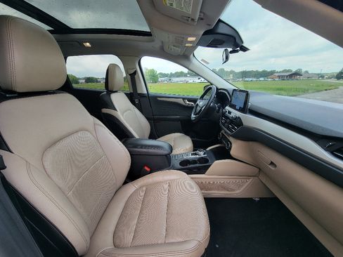 Used 2022 Ford Escape SEL FWD image 34