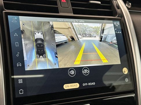 Certified 2025 Land Rover Discovery S image 27