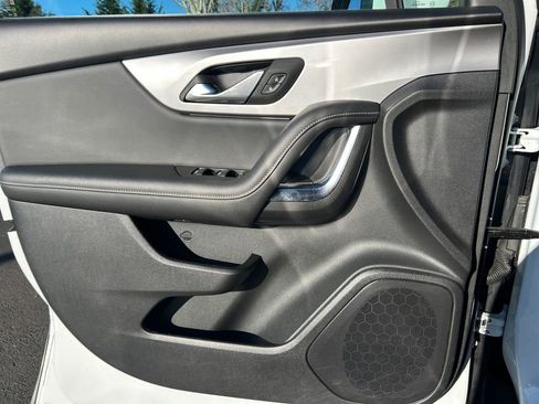 Used 2025 Chevrolet Blazer LT image 22