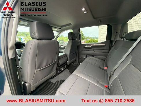 Used 2023 Chevrolet Silverado 1500 LT AWD/4WD image 39