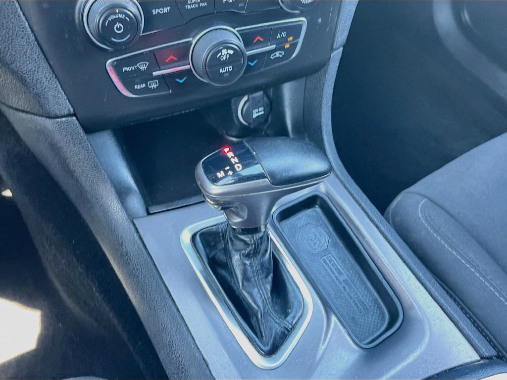 Used 2022 Dodge Charger R/T w/ Navigation & Travel Group RWD image 17