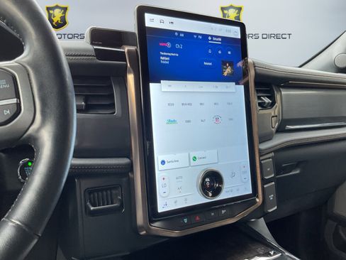 Used 2022 Ford F150 Lightning Lariat image 14