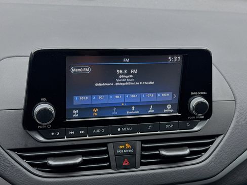 Used 2023 Nissan Altima 2.5 S FWD image 11