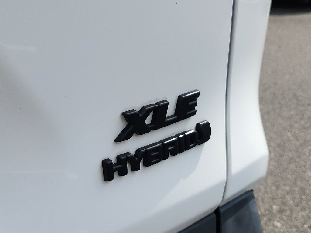 Certified 2023 Toyota RAV4 XLE w/ XLE Grade Weather Package AWD/4WD image 32