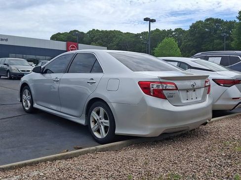 Used 2013 Toyota Camry SE FWD image 3