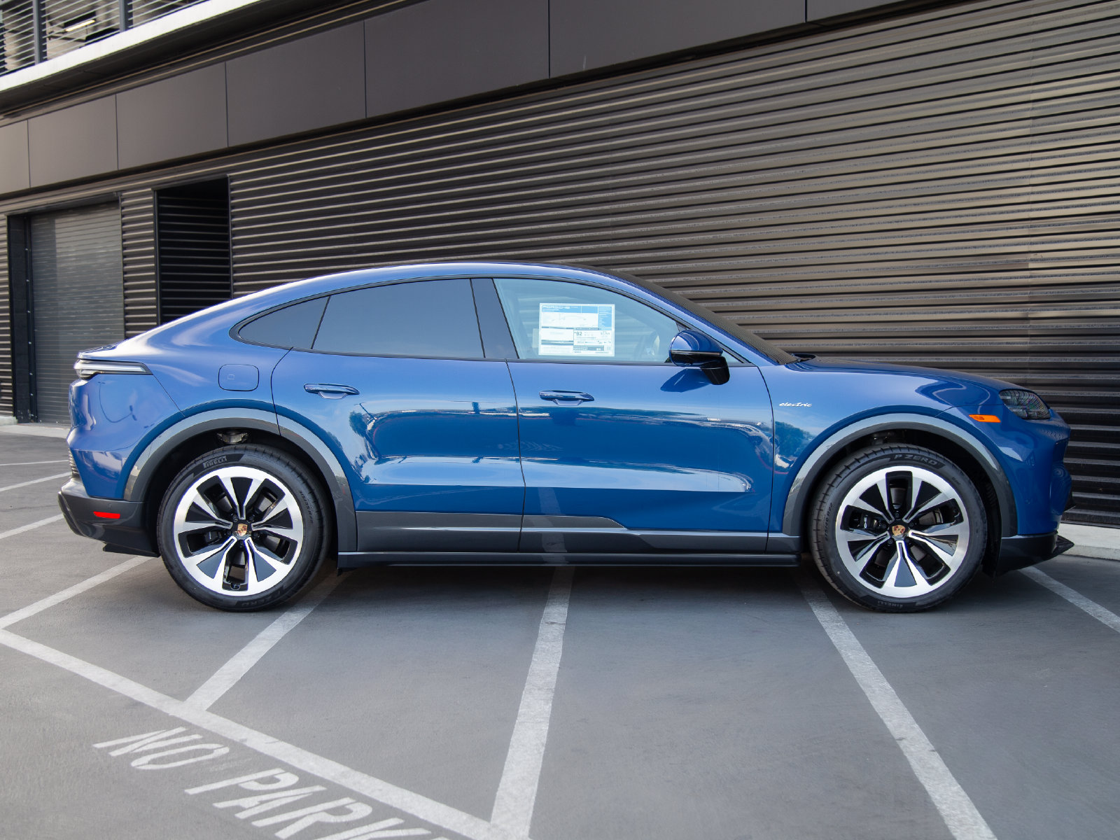 Used 2026 Porsche Cayenne Electric Coupe AWD/4WD image 8