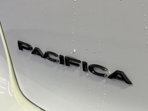 New 2026 Chrysler Pacifica Select image 6