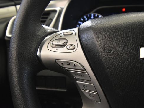 Used 2018 Nissan Murano S image 23