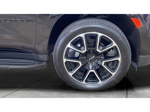 Used 2021 Chevrolet Suburban RST w/ Luxury Package AWD/4WD image 22