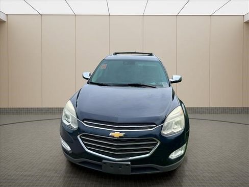 Used 2017 Chevrolet Equinox Premier w/ Enhanced Convenience Package AWD/4WD image 4