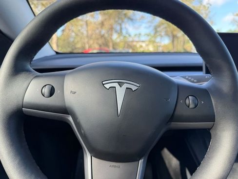 Used 2025 Tesla Model Y Long Range image 24
