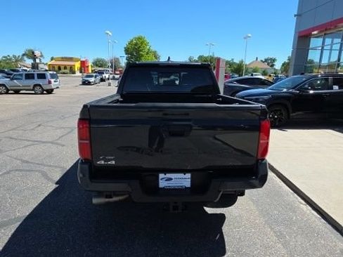 Used 2025 Toyota Tacoma SR5 AWD/4WD image 4