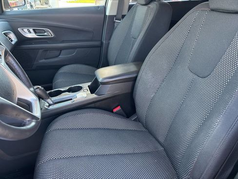 Used 2017 Chevrolet Equinox LT w/ Convenience Package FWD image 23