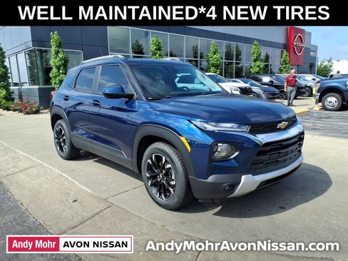 Used 2022 Chevrolet TrailBlazer LT FWD image 2