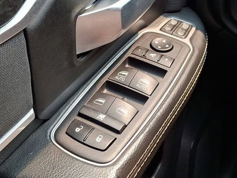 Used 2024 RAM 2500 Big Horn AWD/4WD image 26