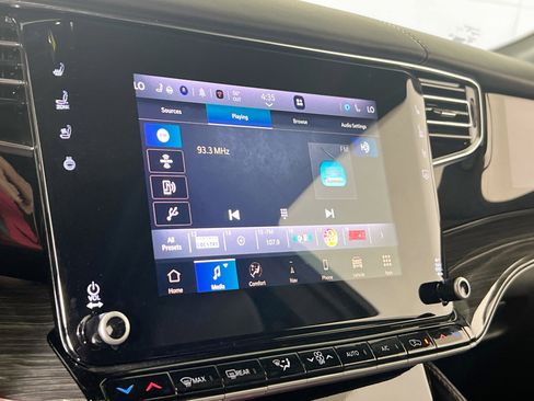 Used 2022 Jeep Wagoneer Series III w/ Flexible Seating Group image 15