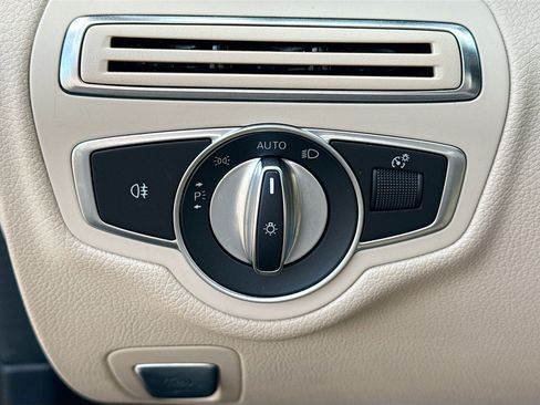 Used 2019 Mercedes-Benz C 300 Sedan image 34