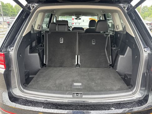 Certified 2025 Volkswagen Atlas SE FWD image 8