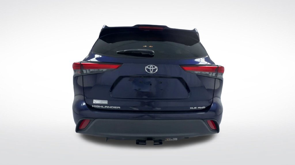 Used 2021 Toyota Highlander XLE AWD/4WD image 7