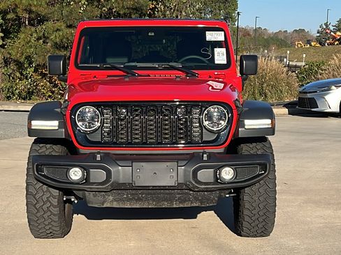 Used 2025 Jeep Wrangler Willys image 3