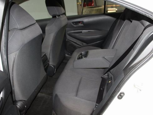 Used 2022 Toyota Corolla LE image 18