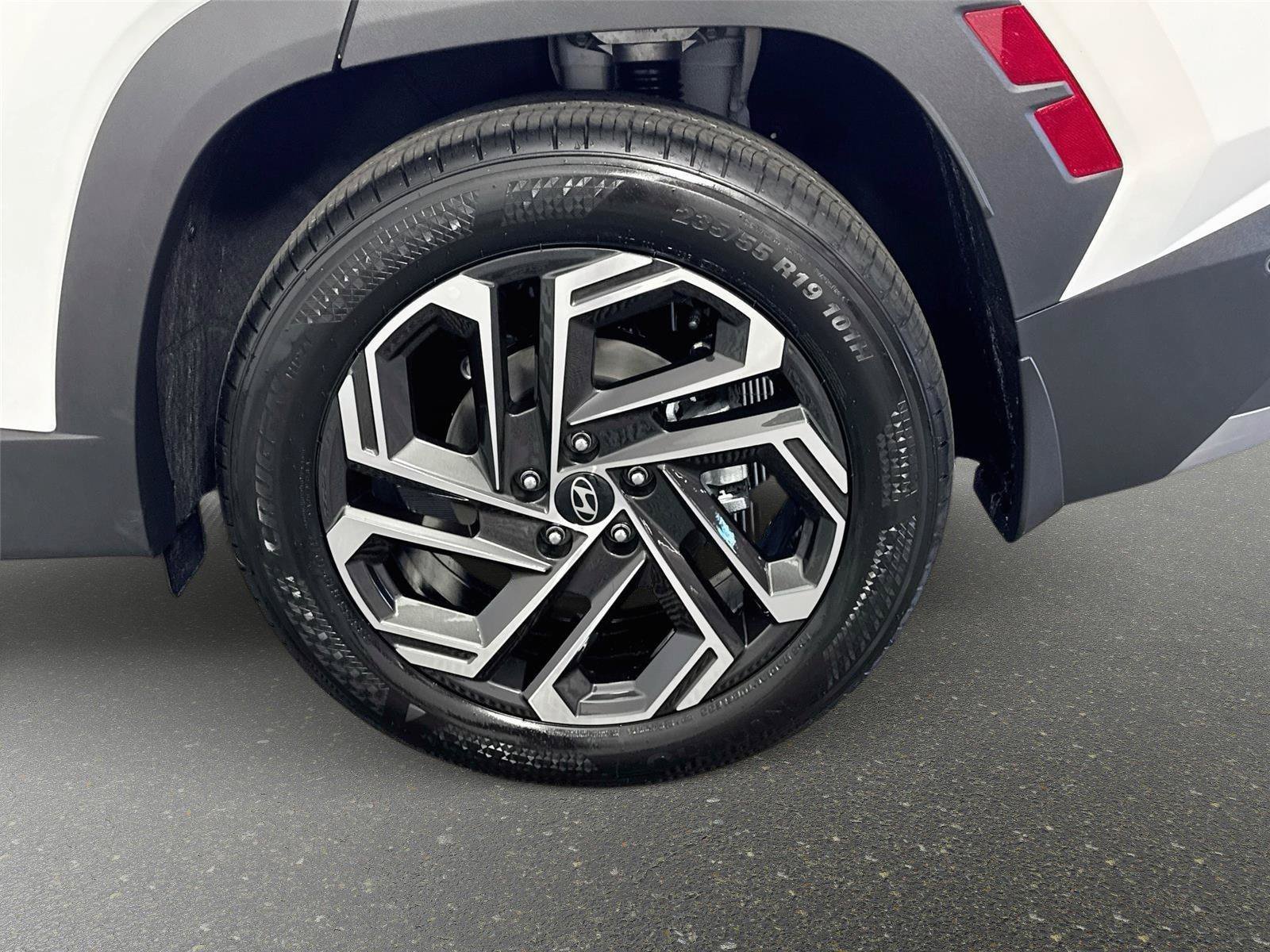 New 2026 Hyundai Tucson Limited w/ Tow & Go Package FWD image 33
