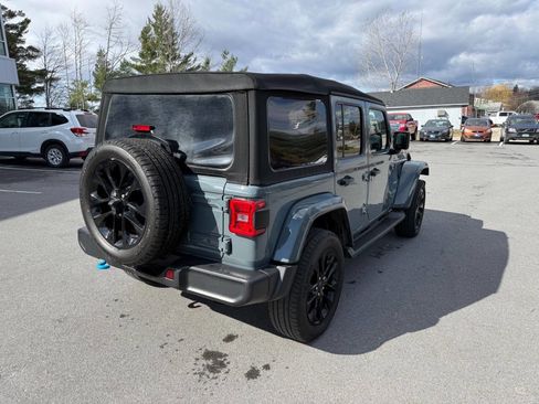 Used 2024 Jeep Wrangler Unlimited Sahara image 4