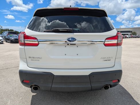 Used 2022 Subaru Ascent Limited w/ Technology Package AWD/4WD image 5