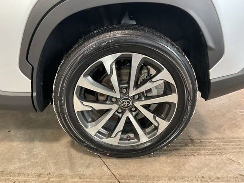 Used 2023 Toyota Corolla Cross XLE image 7