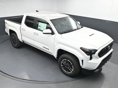 New 2025 Toyota Tacoma TRD Sport image 29