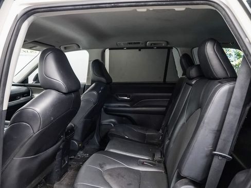 Used 2024 Toyota Grand Highlander AWD image 18