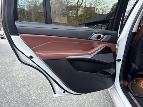 Used 2020 BMW X7 xDrive40i w/ Premium Package image 37