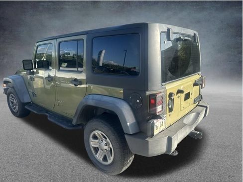 Used 2013 Jeep Wrangler Unlimited Sport w/ Connectivity Group AWD/4WD image 8