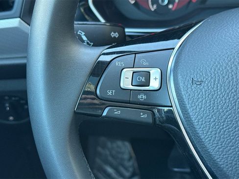 Used 2020 Volkswagen Jetta SE image 26