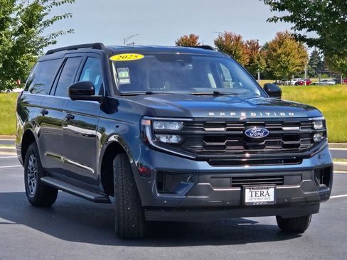 New 2025 Ford Expedition Max Active image 3