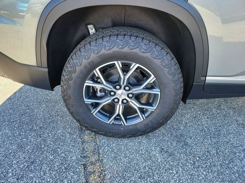 New 2026 GMC Acadia AT4 w/ LPO, Floor Liner Package AWD/4WD image 4