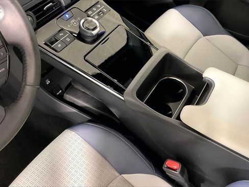 Used 2023 Subaru Solterra Limited image 17