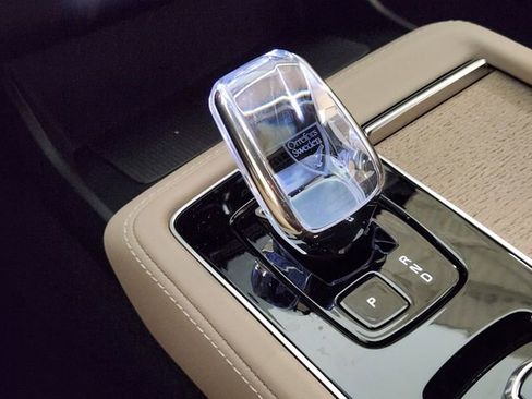 New 2026 Volvo XC90 B6 Plus w/ Protection Package Premier image 20