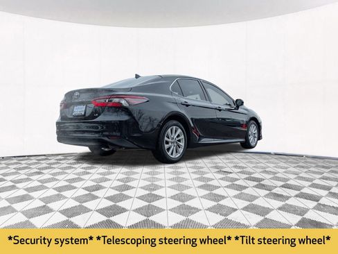 Used 2024 Toyota Camry LE image 9